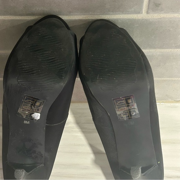 LE CHATEAU Satin Peep Toe Heels- Size 8 - Picture 6 of 8